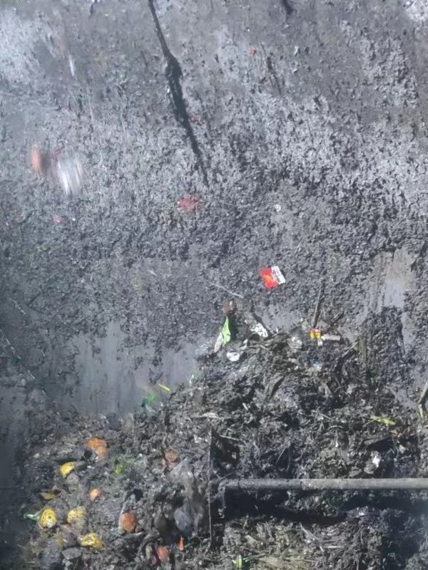 梨林镇污水池清理
